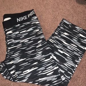 NIKE PRO CAPRIS